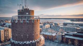 Ilmakuva Vaasan vesitornista talvella