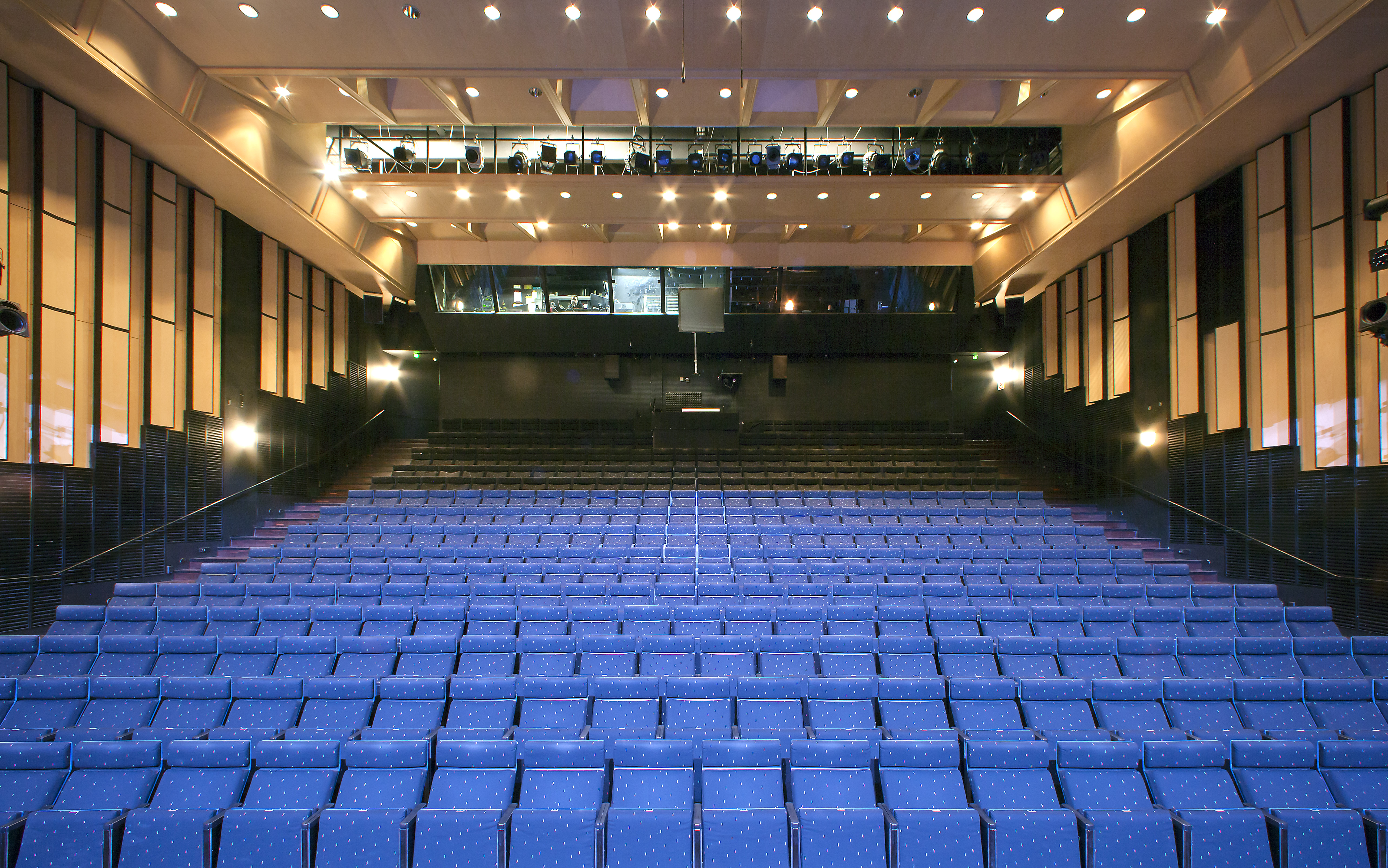 Romeo-näyttämön katsomo.